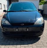 Ford Focus Benzin 115 PS 1,8 in schwarz TOP - gebrauchte Ford Focus aus dem Jahr 2000