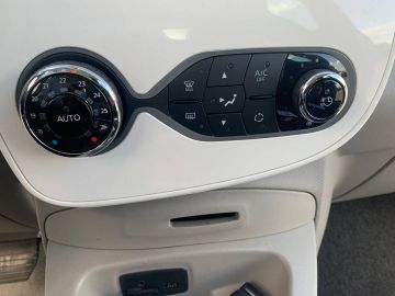 Fahrzeugabbildung Renault ZOE LIFE Batteriemiete Option auf Z.E. 40 Paket