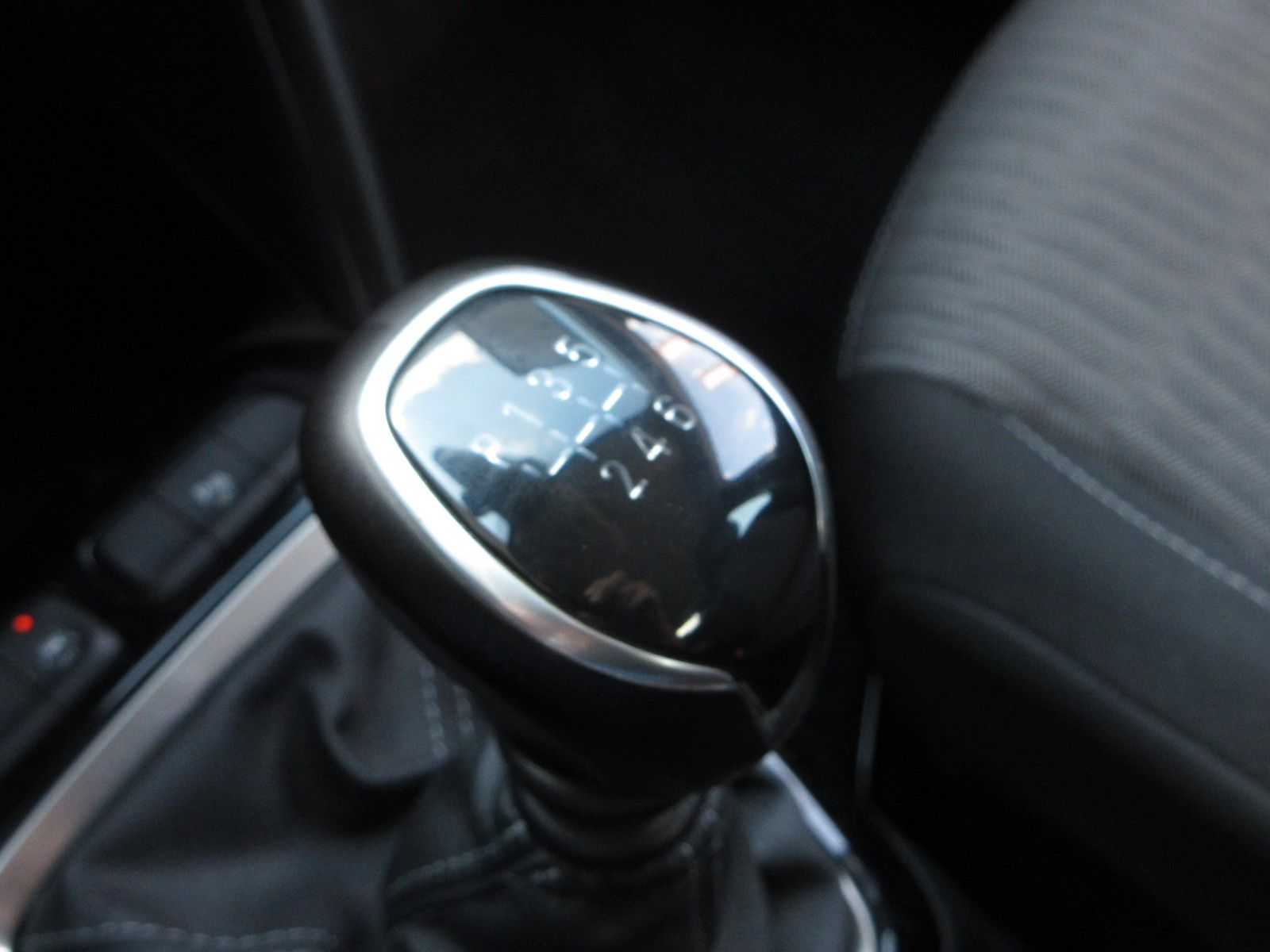 Fahrzeugabbildung Opel Corsa F Elegance 1.2T LED/NAVI/PDC/ALU
