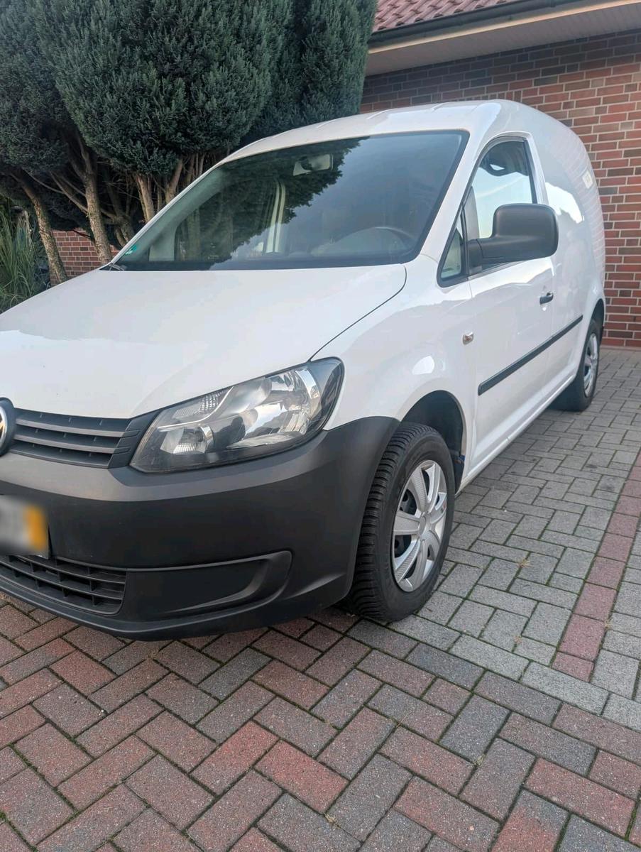 Volkswagen Caddy 2012 — rear view