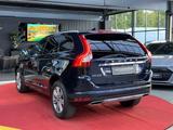 Volvo XC60 2,4 D5 AWD Momentum PANO /MEMORY / ACC / PD - Volvo XC60: 4d