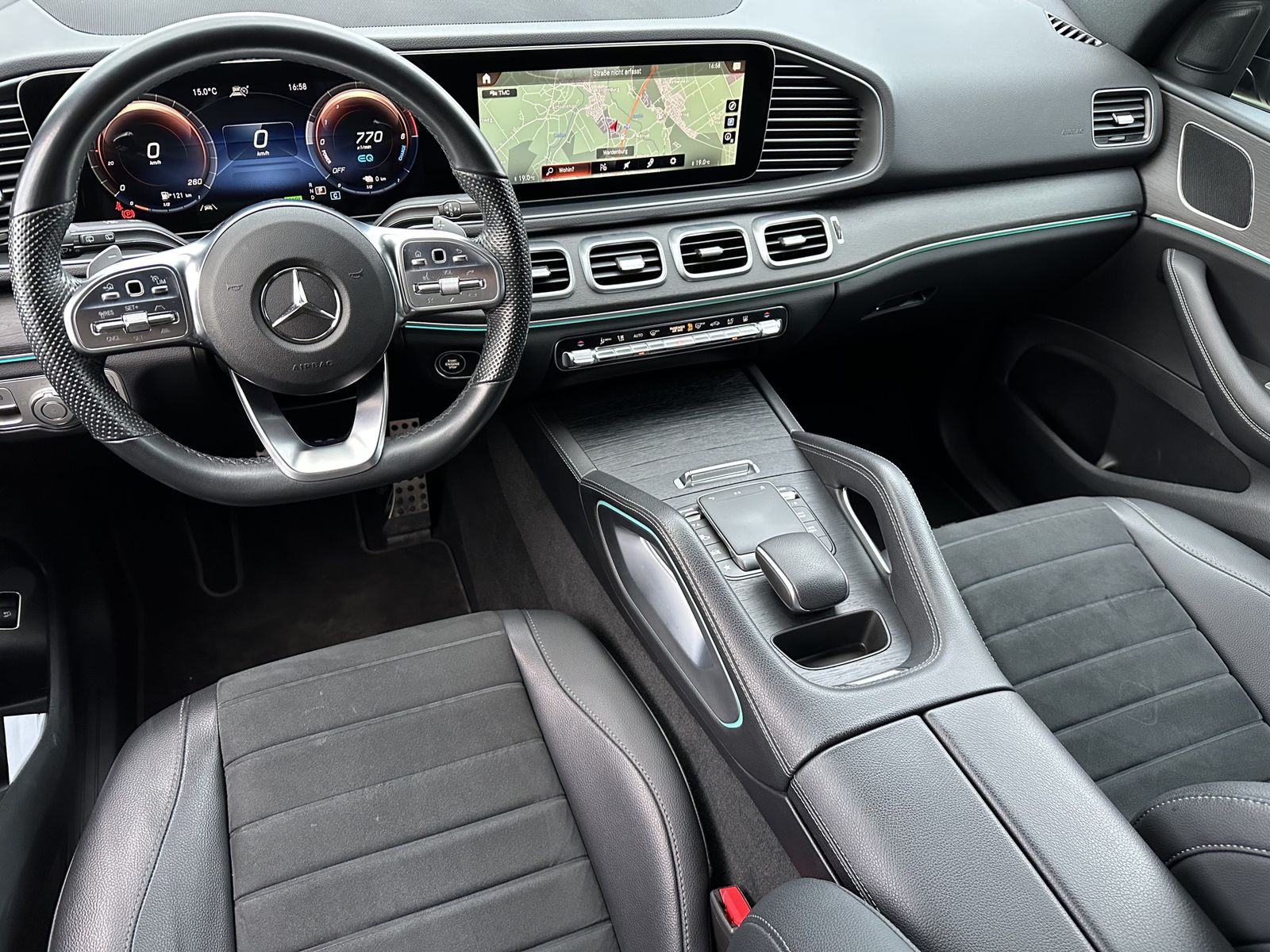 Fahrzeugabbildung Mercedes-Benz GLE 350de 4Matic AMG-Line NAV+LED+360°+21ZO+ACC