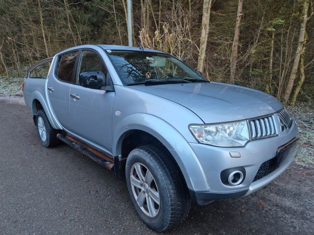 Mitsubishi L200 Pick Up 4x4 Autm. Intense Double Cab