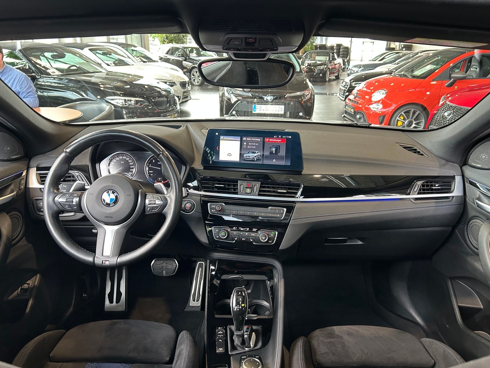 Fahrzeugabbildung BMW X2 M35 i xDrive Shadow PANO HUD H/K KAM
