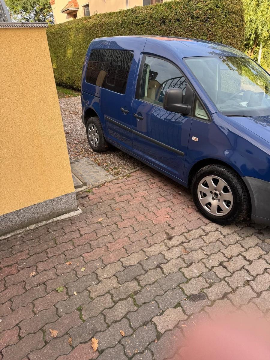 Volkswagen Caddy 2009 — engine