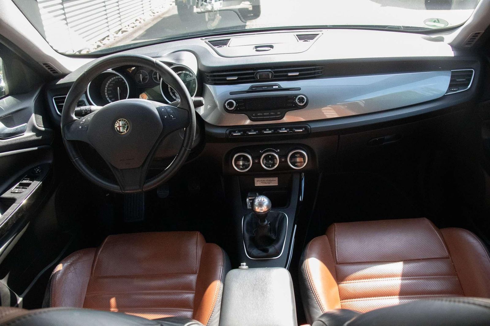 Fahrzeugabbildung Alfa Romeo Giulietta Turismo 1.4 TB Collezione Nr 35/100