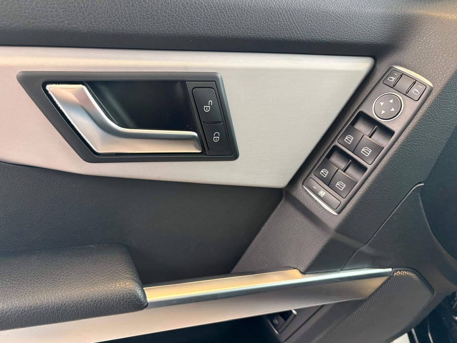 Fahrzeugabbildung Mercedes-Benz GLK 220 GLK GLK 220 CDI,AHK,PANO,LED,AMG