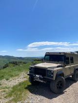 Land Rover Defender 110 Td5 mit Umbau zum Reisemobil - Land Rover Defender: Beige