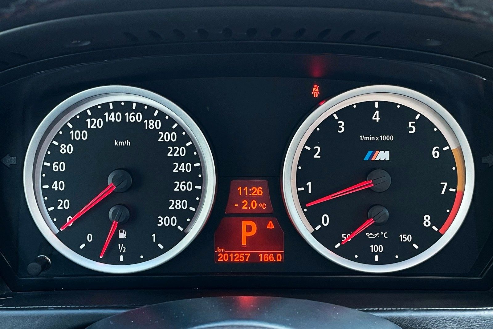 Fahrzeugabbildung BMW X6 M LEDER HUD 360° SOFT-CL NAVI-PRO ALU 22" LED