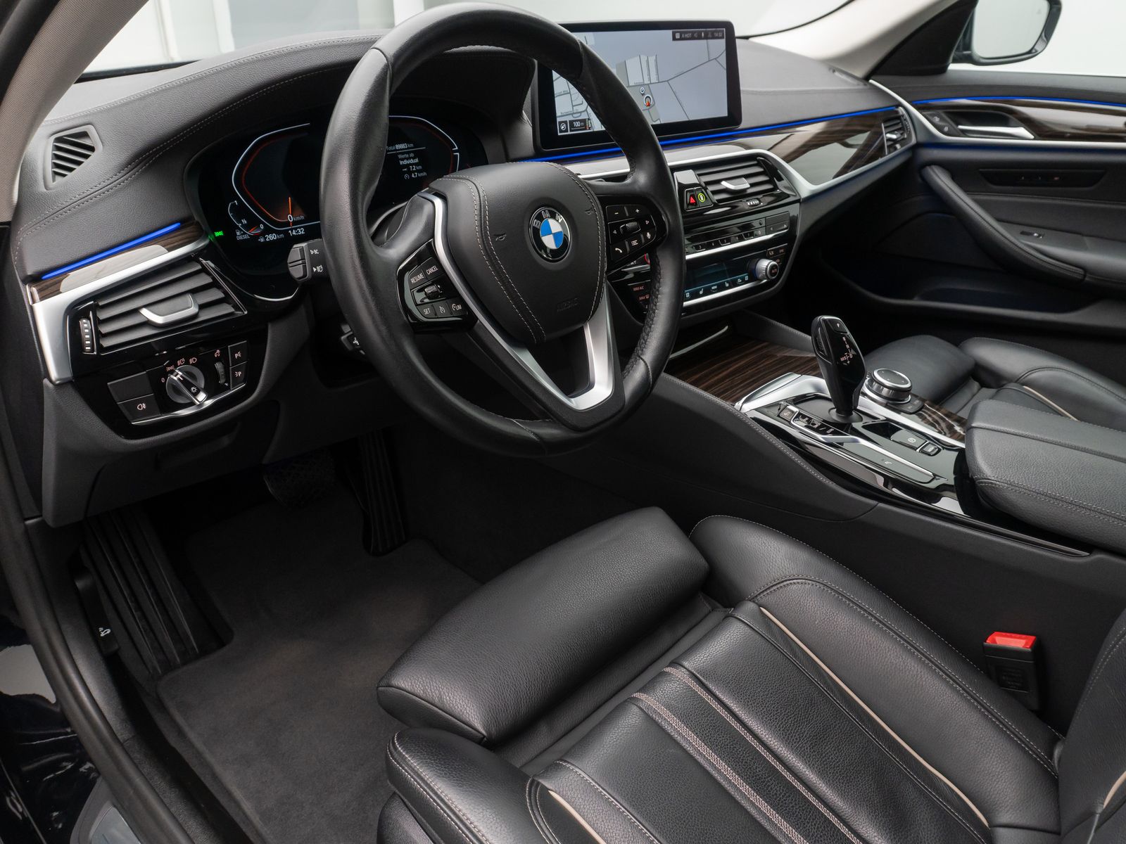 Fahrzeugabbildung BMW 520d Luxury Line Alarm DAB Kamera Memory Leder