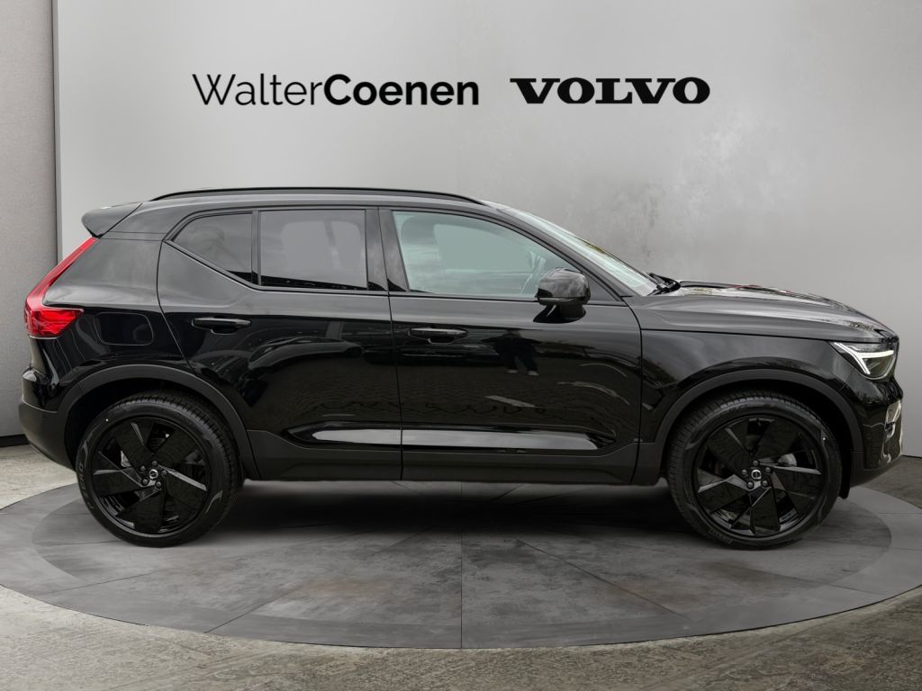 VOLVO XC40 B3 B DKG Ultra Black Edition RFK NAVi Winte VOLVO XC40 B3 B DKG Ultra Black Edition RFK NAVi Winte