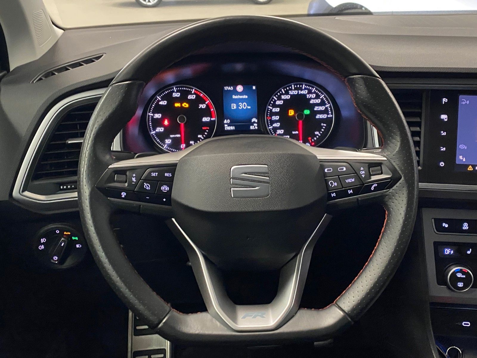 Fahrzeugabbildung SEAT Ateca 1.5 TSI 110kW FR DSG+AHK+ACC+VOLLLEDER+LED