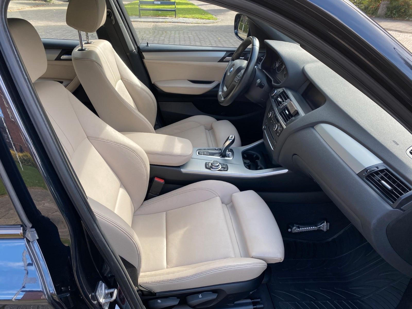BMW X3 xDrive 20 i NAVI SCHECKHEFT BEIGE LEDER ALU
