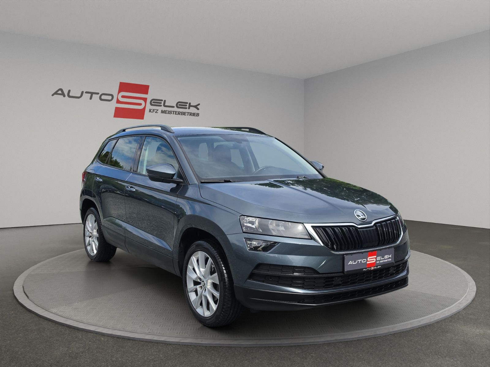 Fahrzeugabbildung SKODA Karoq Ambition Apple CarPlay