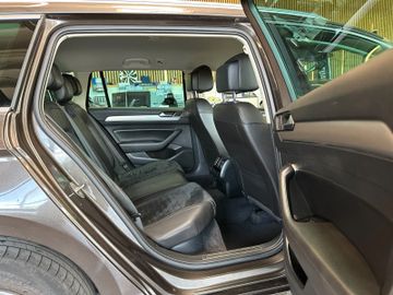 Volkswagen Passat Variant *Keyless*LED*NAVI*ACC*3-Zonen*