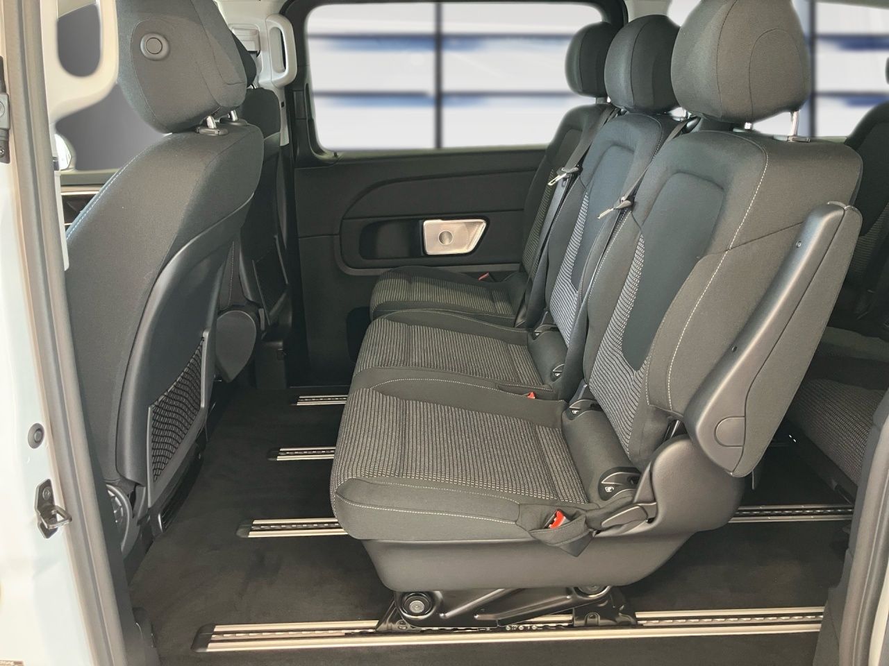 Fahrzeugabbildung Mercedes-Benz V 250 d STYLE Lang AHK LED Klima 8-Sitzer Standh