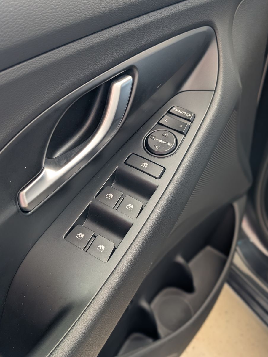 Fahrzeugabbildung Hyundai i30 N Line Mild-Hybrid KAM TEMP LED PANO CARPLAY