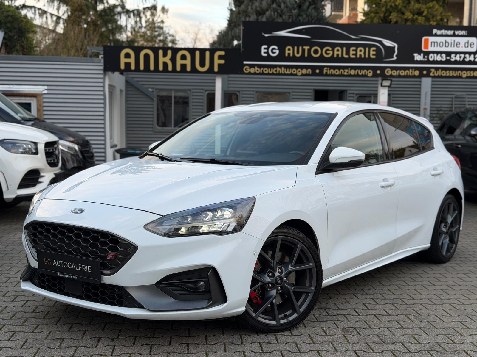 Ford Focus Lim. ST*RECARO*KAMERA*LED*ACC*B&O*8-FACH