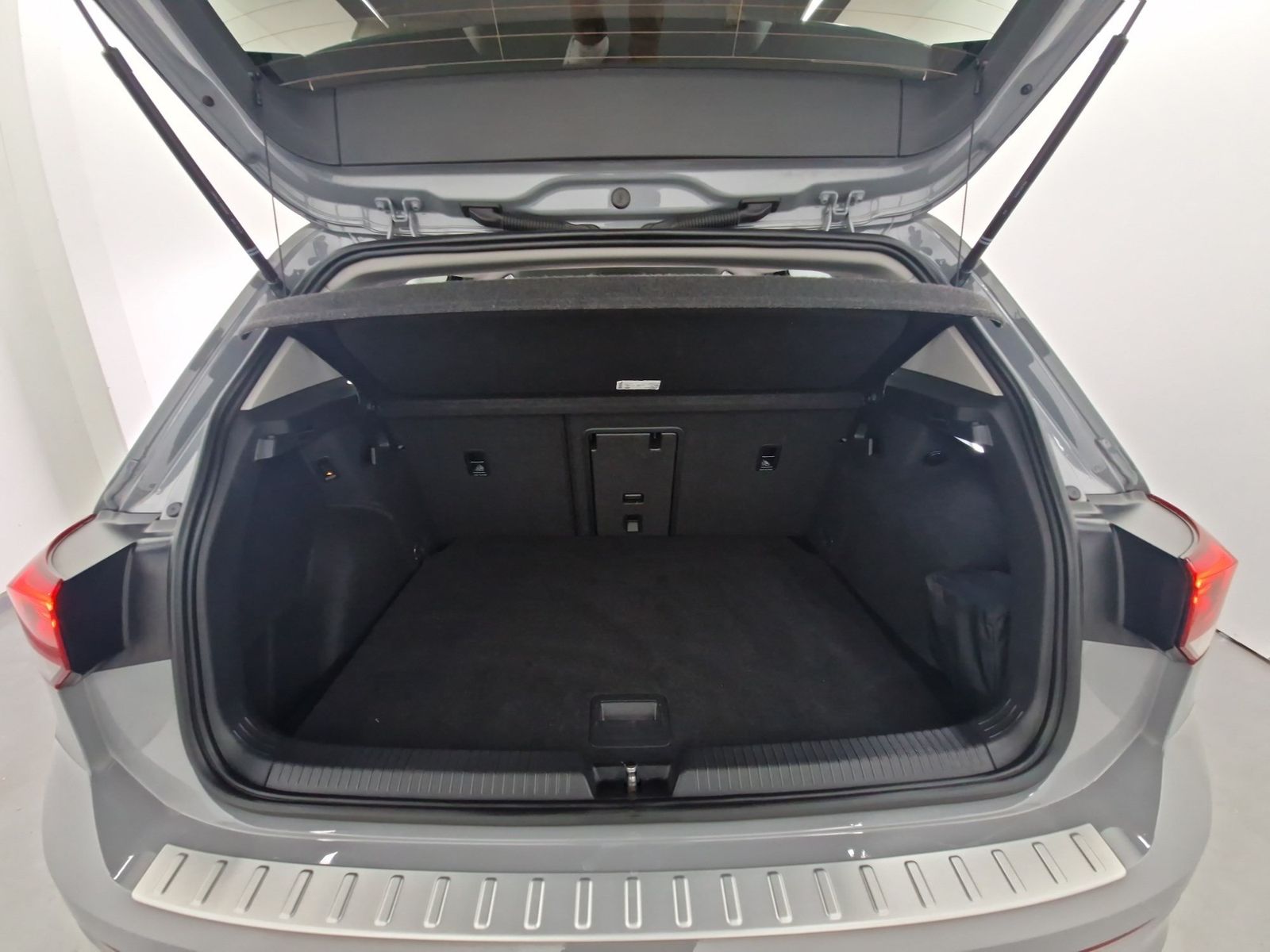 VW Golf VIII 2.0 TDI Active Automatik – Bild 10