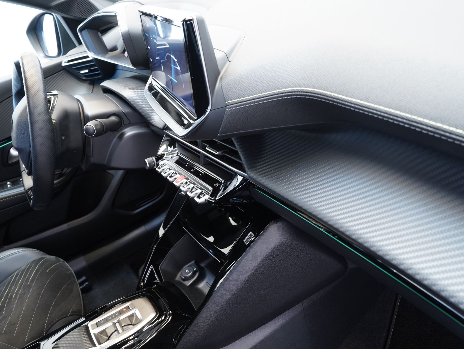 Fahrzeugabbildung Peugeot e-208 GT LED/NAVI/CARPLAY/DAB/11KW/SOH