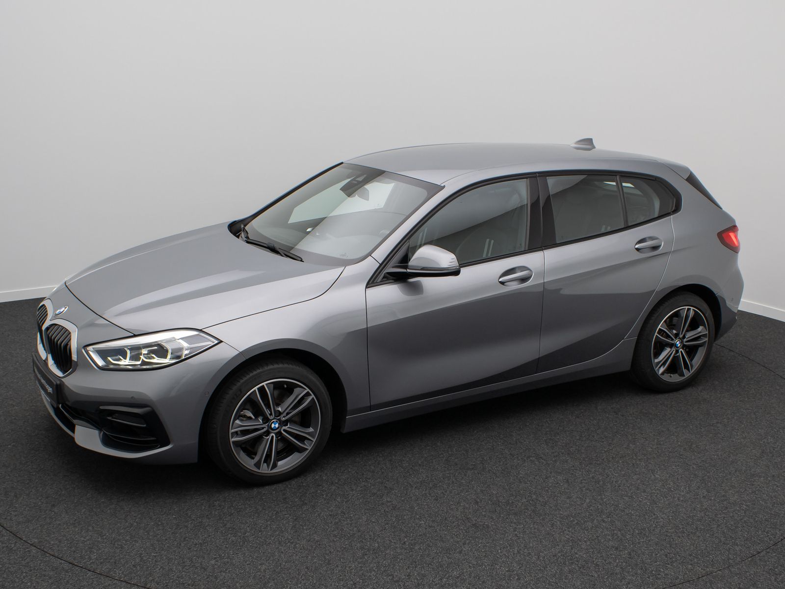 Fahrzeugabbildung BMW 120i Sport Line DAB Kamera AHK LED DriveAss WLAN