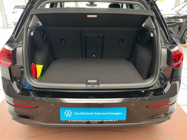 Fahrzeugabbildung Volkswagen Golf 1.5 TSI LIFE NAVI STANDHZG GJR