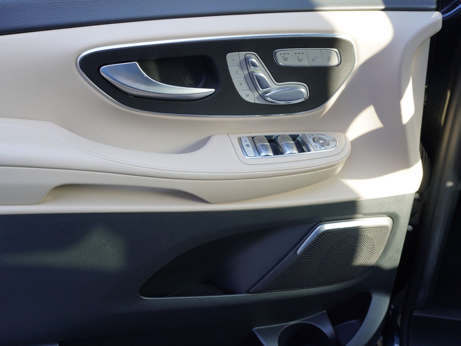 Fahrzeugabbildung Mercedes-Benz V 250 d EXCLUSIVE EDITION