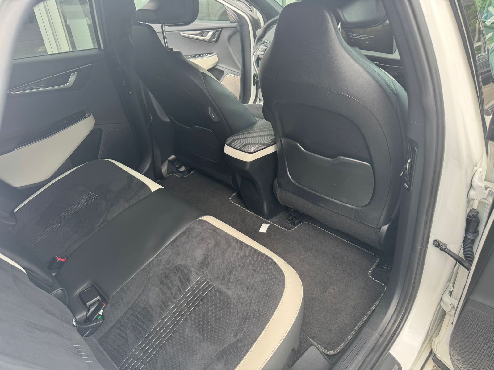 Fahrzeugabbildung Kia EV6 GT-Line 4WD WERKSGA+PANO+MEMO+HEAD+ACC+360°