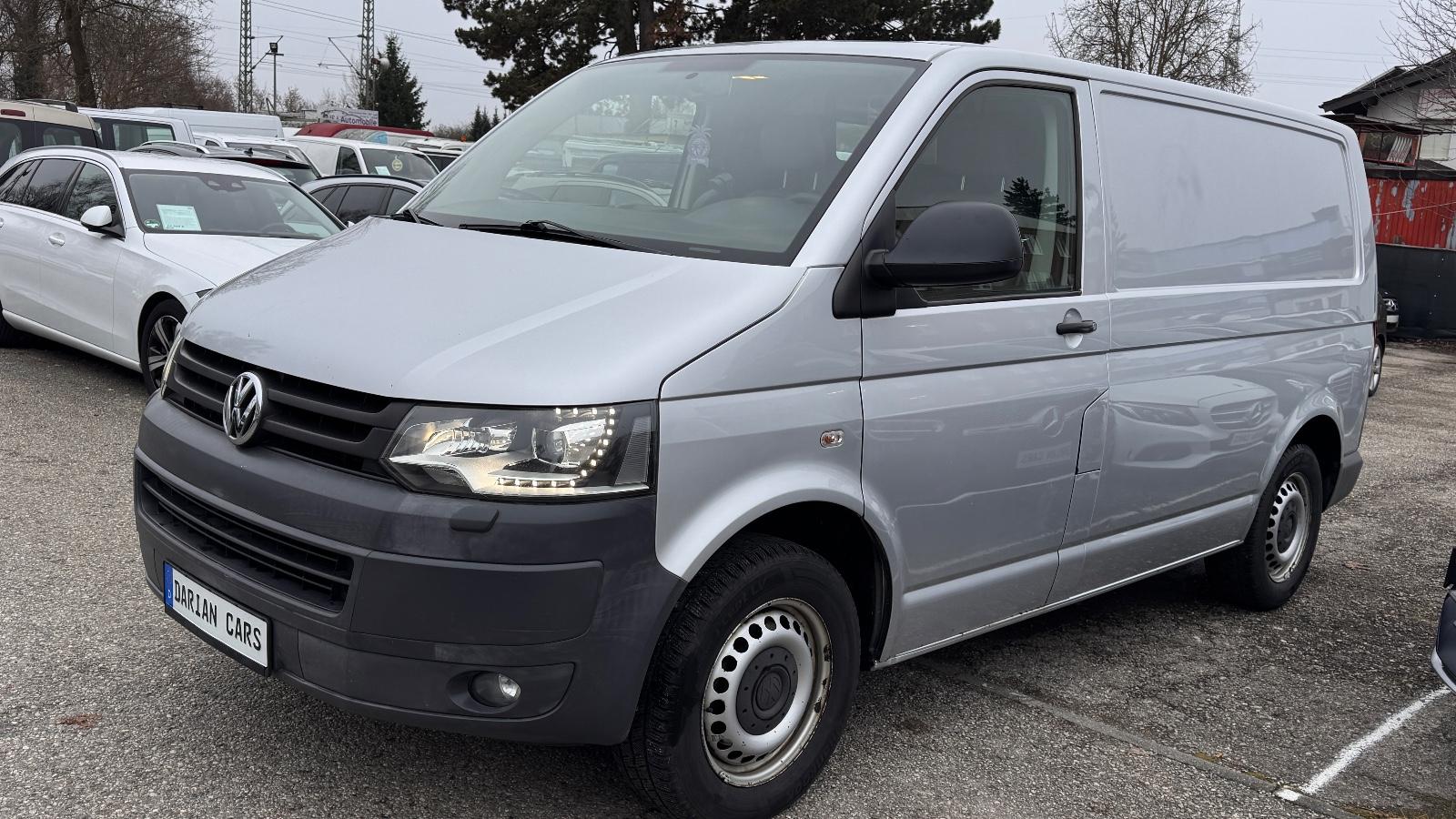 Volkswagen T5 Transporter Kasten Klima Bi-Xenon Ahk 6Gang