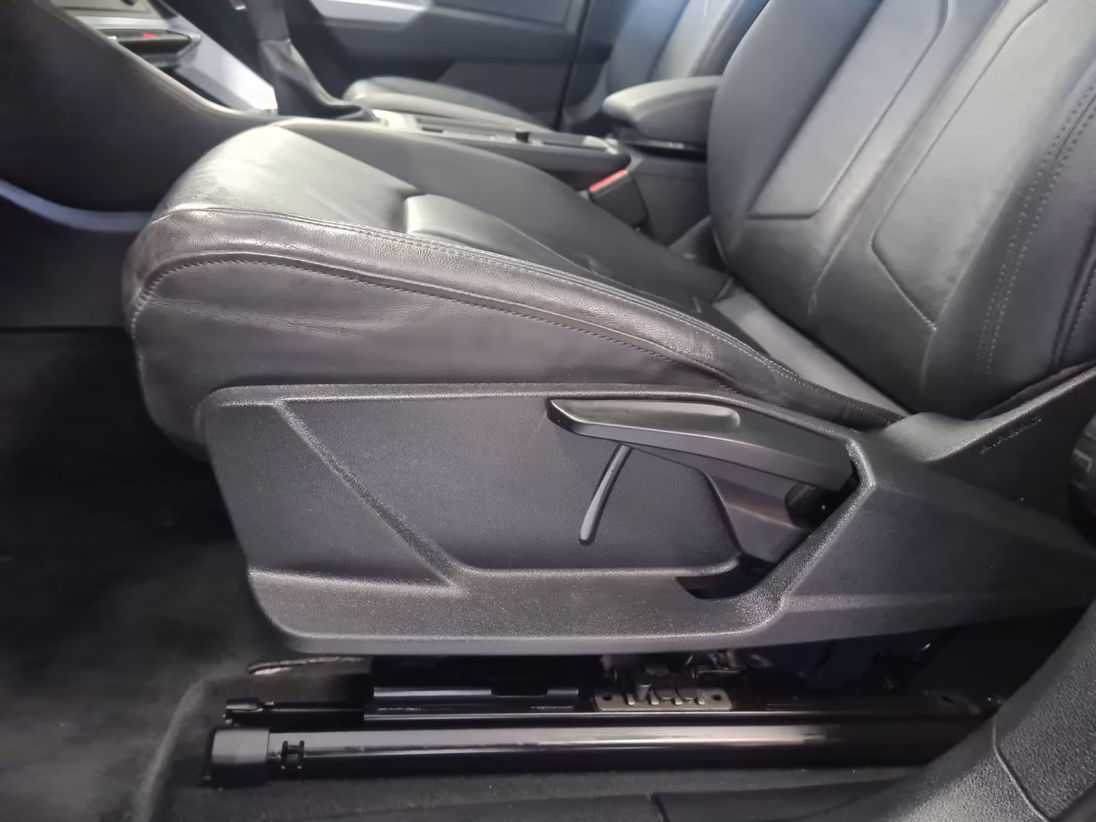 Audi Q3 35 TFSI ad./Navi / Leder / AHK / KAMERA, миниатюра 13