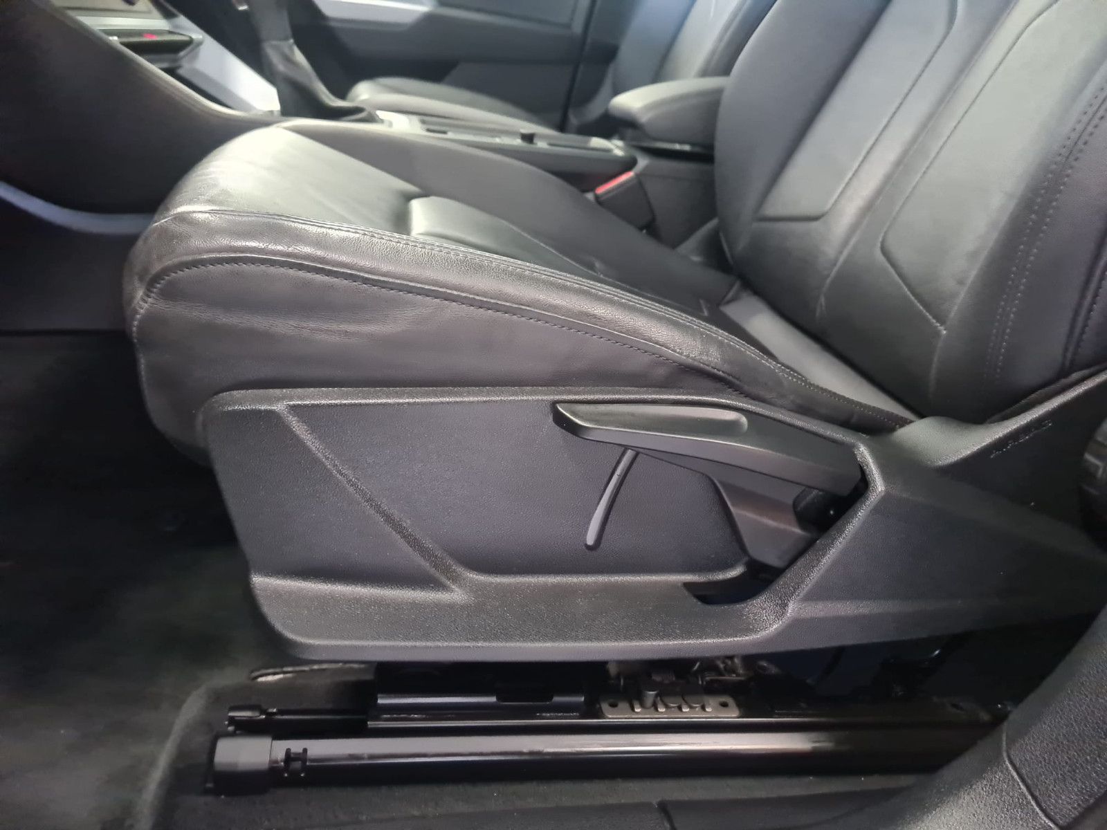 Fahrzeugabbildung Audi Q3 35 TFSI advanced / LED / AHK / KAMERA