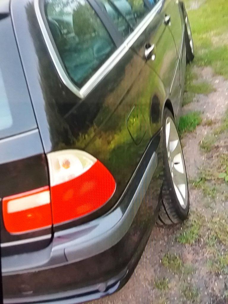 BMW 325 2004 — rear view