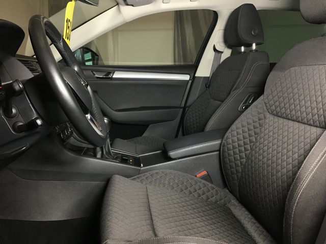 Fahrzeugabbildung Skoda Superb Style 2.0 TDI Combi AHK/Navi/ACC/Xenon