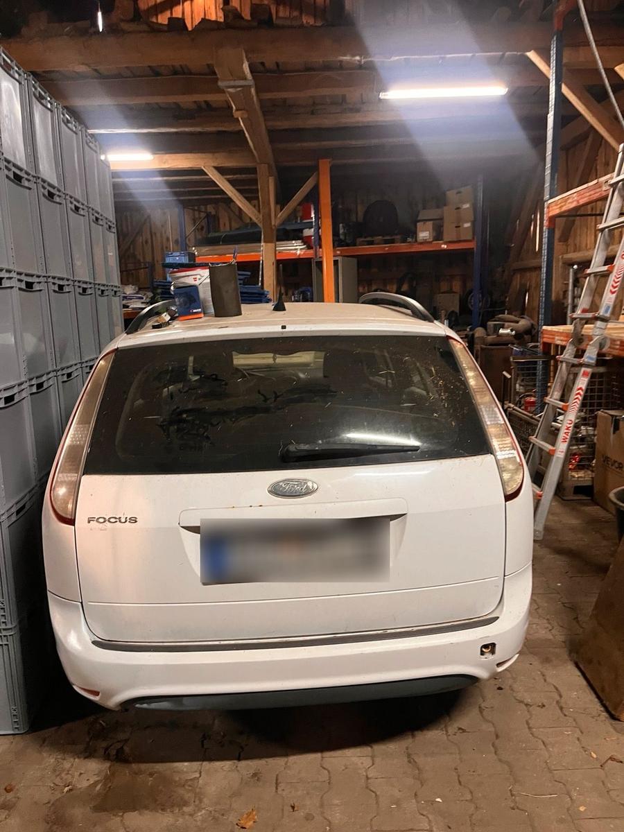 Ford Focus 2009 — photo 15