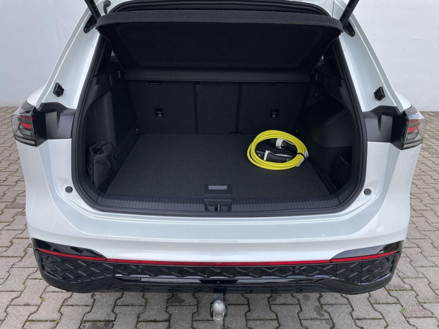 Tiguan 1.5 TSI eHybrid DSG HUD/AHK/Pano/DCC Pro