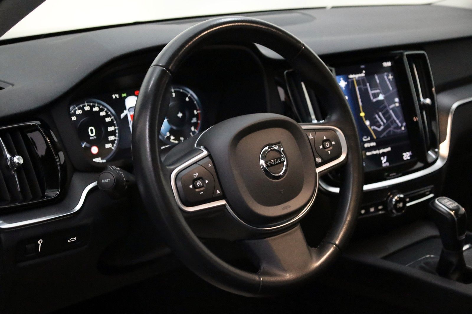 Fahrzeugabbildung Volvo V60 D3, Navi,LED,PDC v.h.,Carplay,ACC