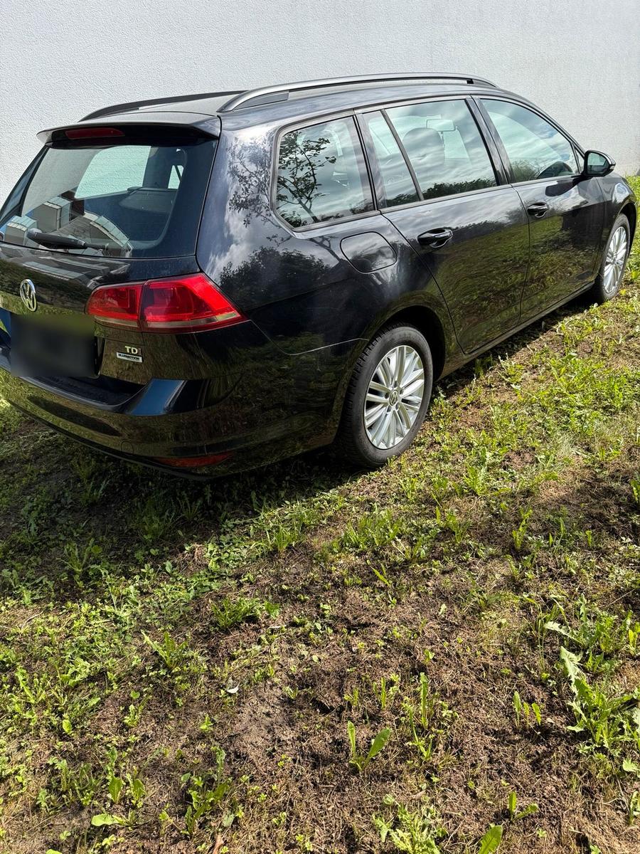 Volkswagen Golf 2015 — engine 105 HP (77kW)