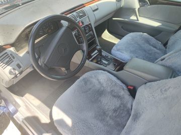 Mercedes E 230 - 8