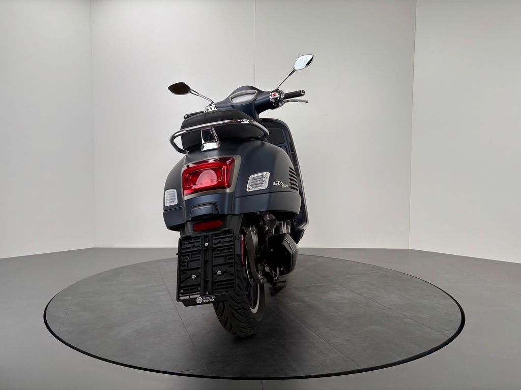 Fahrzeugabbildung Vespa GTS 300 SUPER TECH *NEUWERTIG/REMUS*