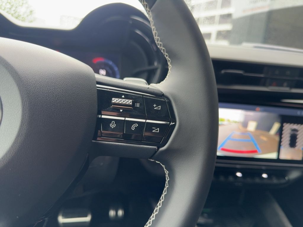 Fahrzeugabbildung Alfa Romeo Junior Sport Speciale Ibrida NAVI WINTER MATRIX
