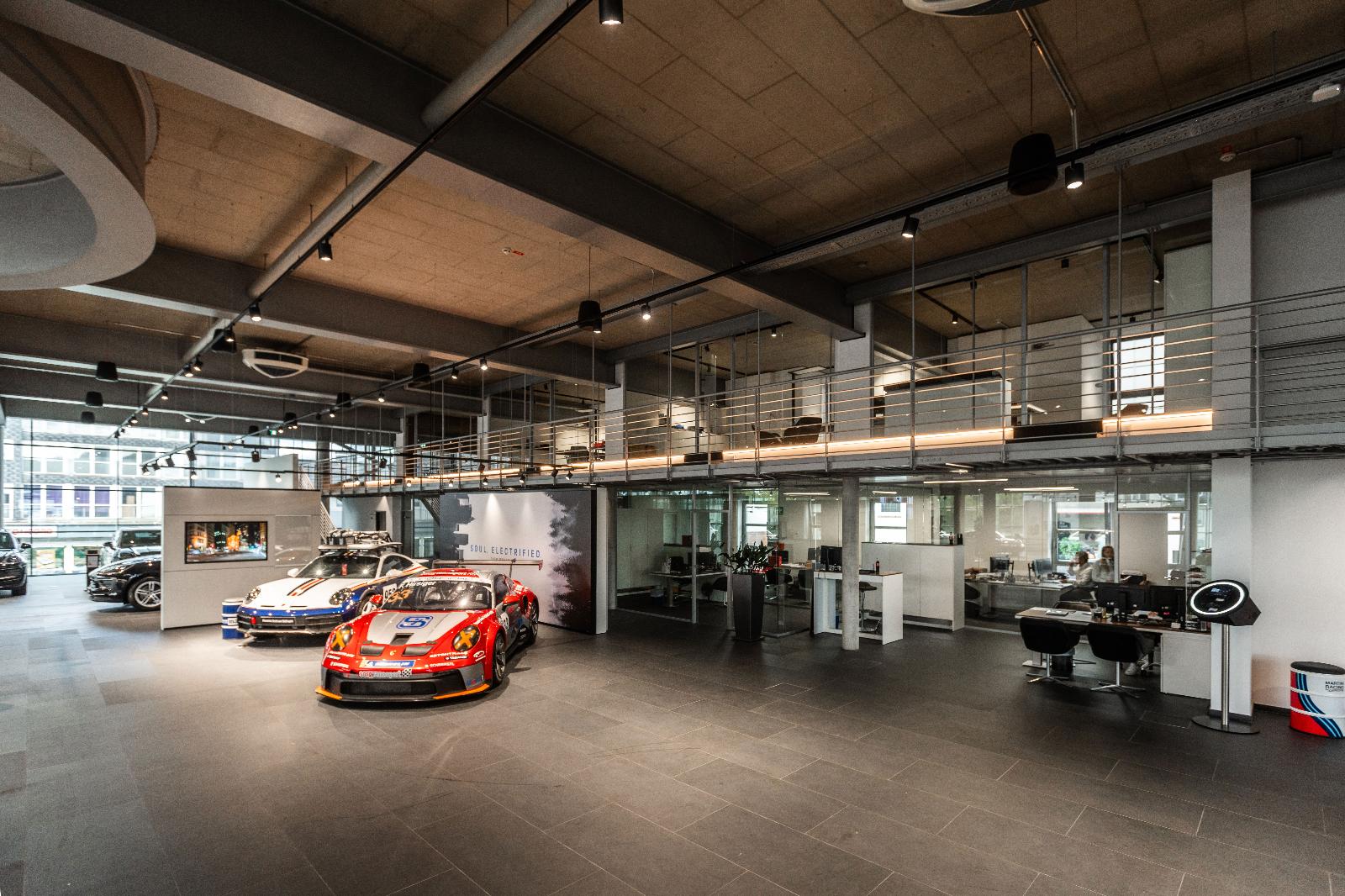 showroom-image-bottom