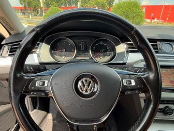 Volkswagen Passat Variant - 11