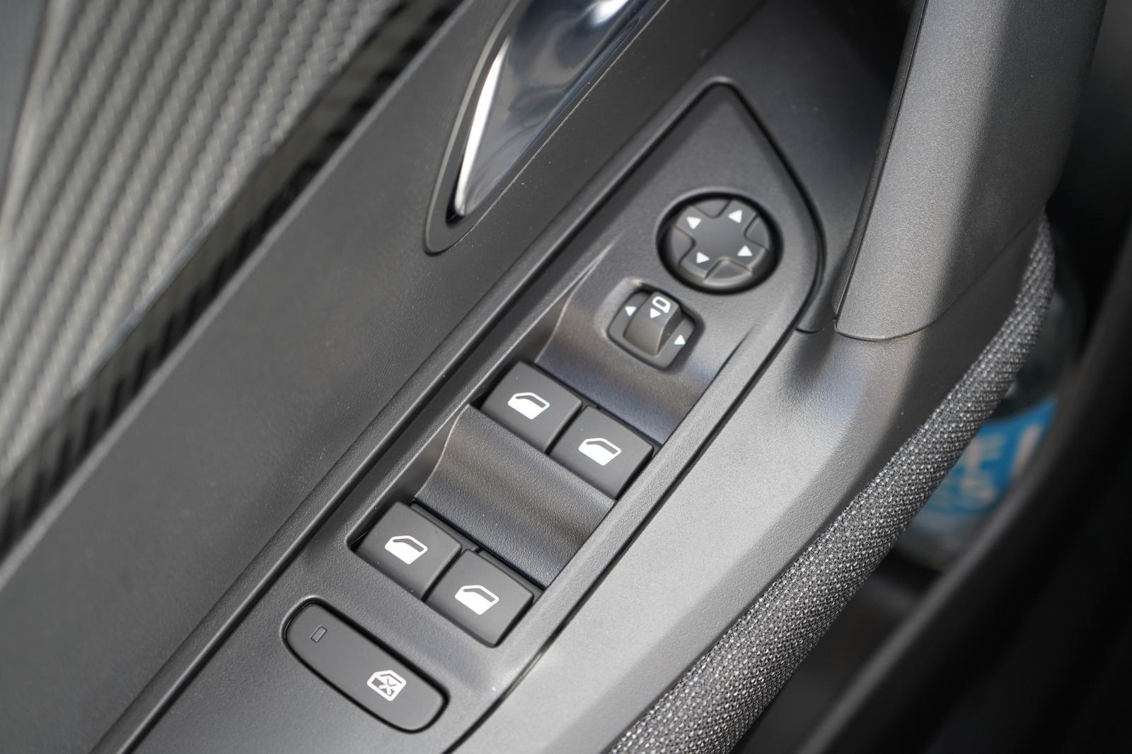 Peugeot 2008 1.2 PureTech LED Navi Kamera