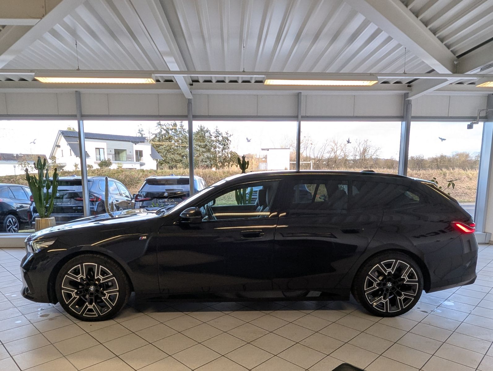 BMW 520 d M-Sport Innov.-Paket H/K LED Pano AHK 360° - Image 4