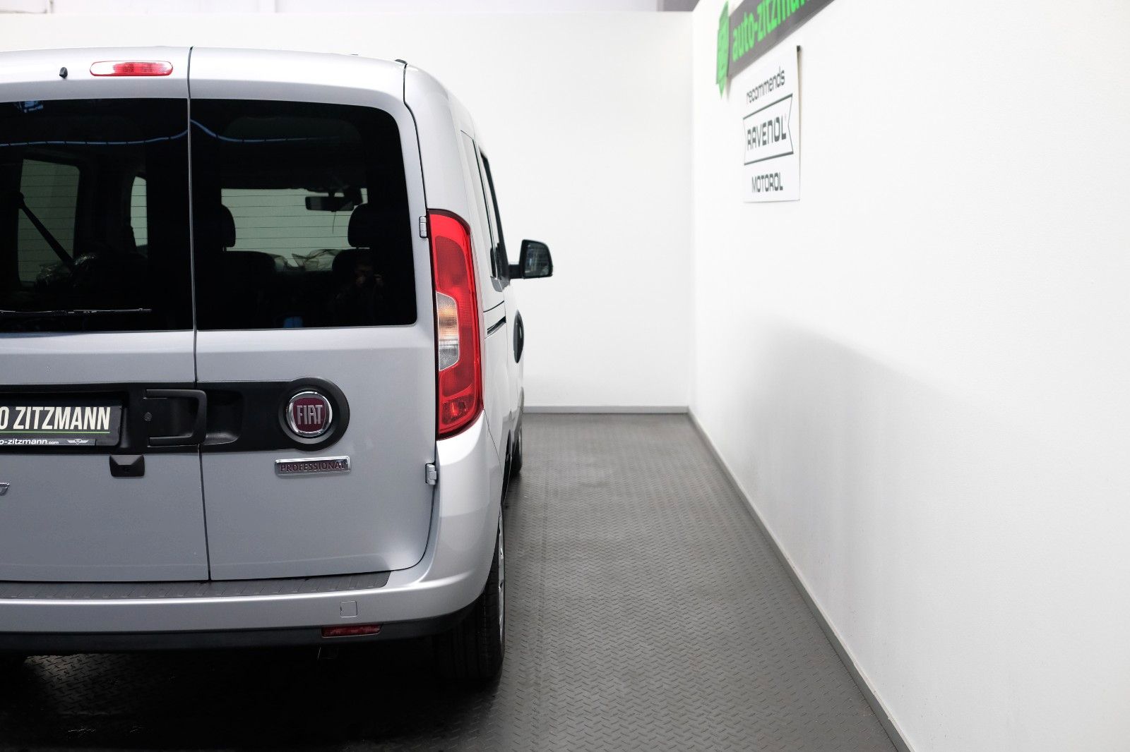 Fahrzeugabbildung Fiat Doblo Serie 2 Kombi L1H1 SX 1,6 Multijet 5-Sitze