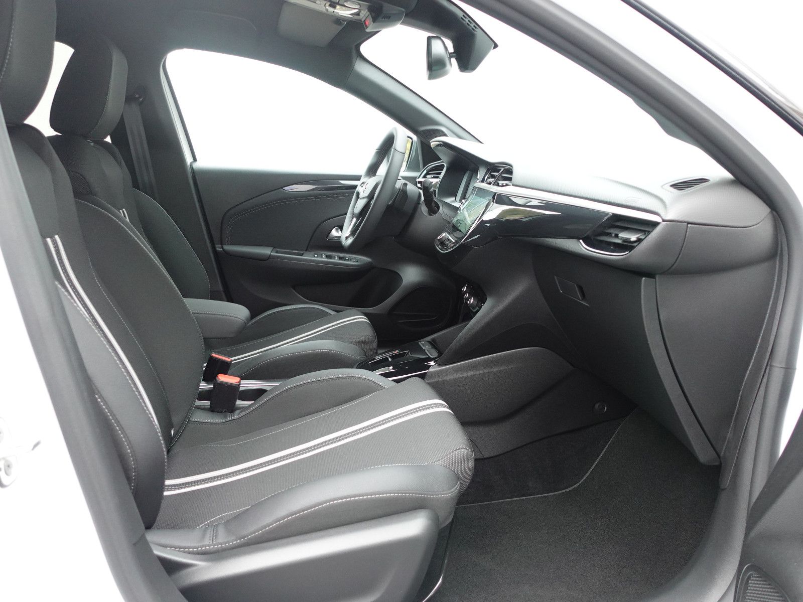 Fahrzeugabbildung Opel Corsa GS 1.2T,Navi,Kamera,Sitzhzg,Allwetter,LED