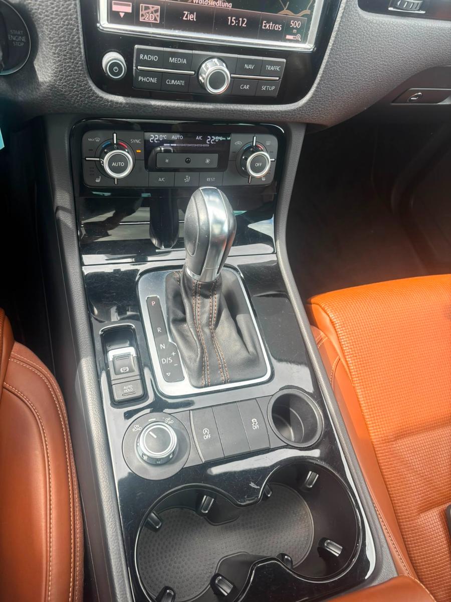 VOLKSWAGEN TOUAR V6 TDI BMT EDITION 204ch - 4X4 - TOIT PANORAMIQUE - CUIR NAPPA - SIÈGES CHAUFFANTS - BI-XÉNON