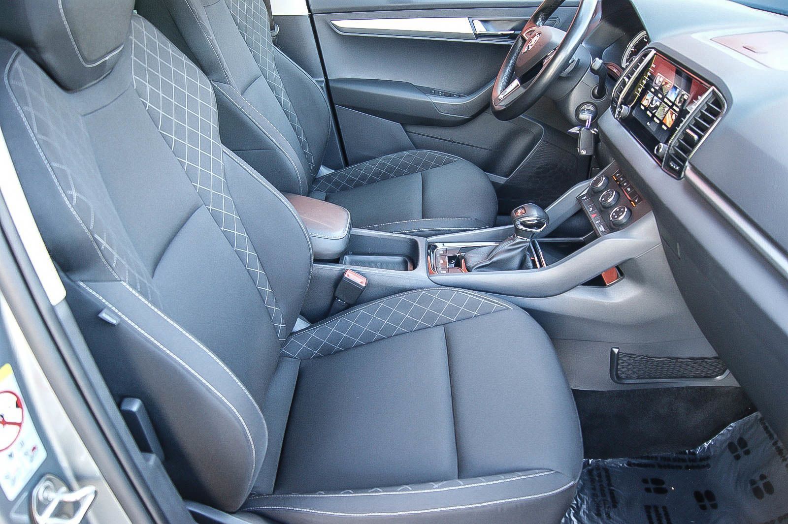 Fahrzeugabbildung SKODA Karoq 1.6 TDI DSG Ambition NAVI ANHÄNGERKUPPLUNG