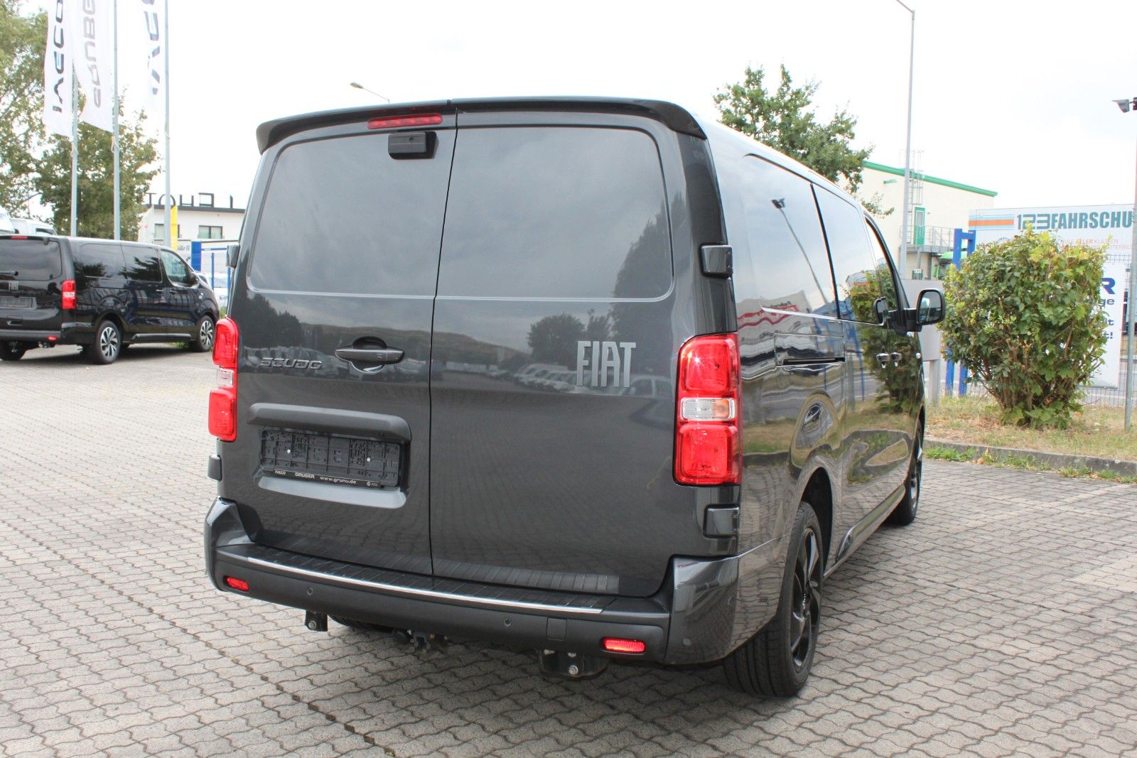 Fahrzeugabbildung Fiat FIAT Scudo Multicab L3 2.0 180 AT8