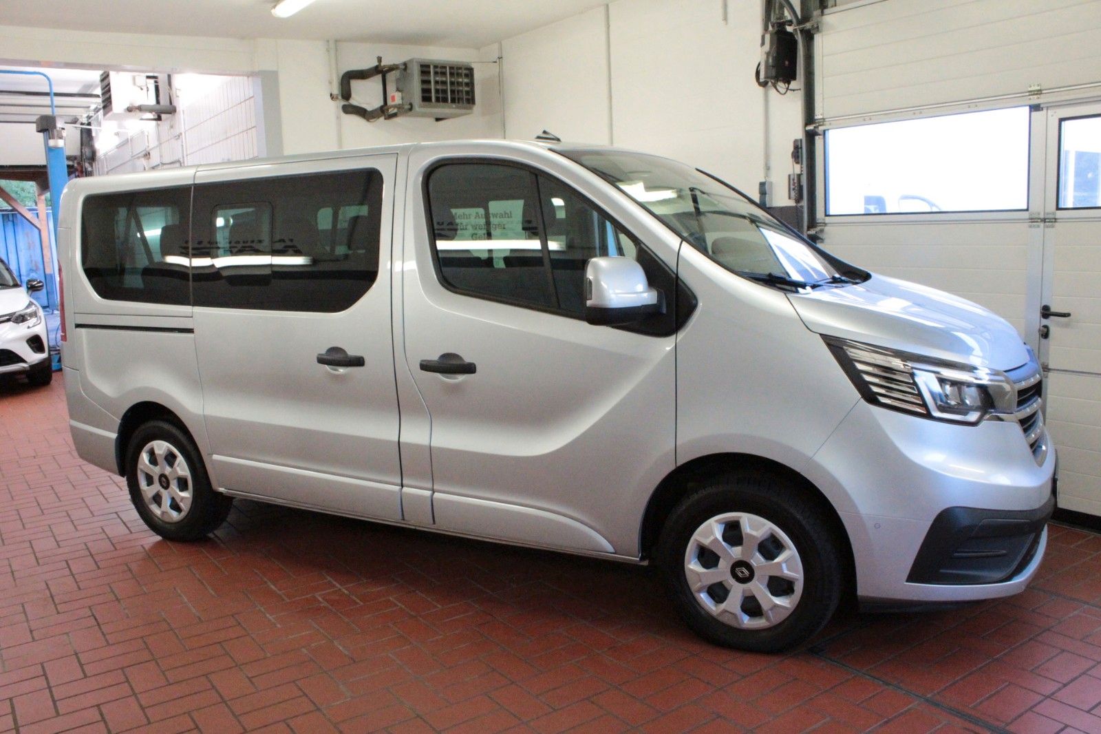 Fahrzeugabbildung Renault Trafic Blue dCi 150 EDC Evo*Automatik*8-Sitzer*
